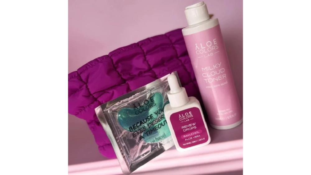 Aloe + Colors Renew Skincare Bag With Bakuchiol